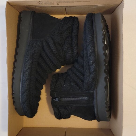 UGG Classic Mini Chunky Knit Boots Womens 7 Boho Whimsygoth Twee Dark Academia - Picture 3 of 12